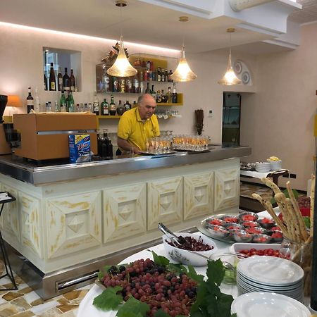 Hotel Lazzarini Bellaria-Igea Marina Ngoại thất bức ảnh