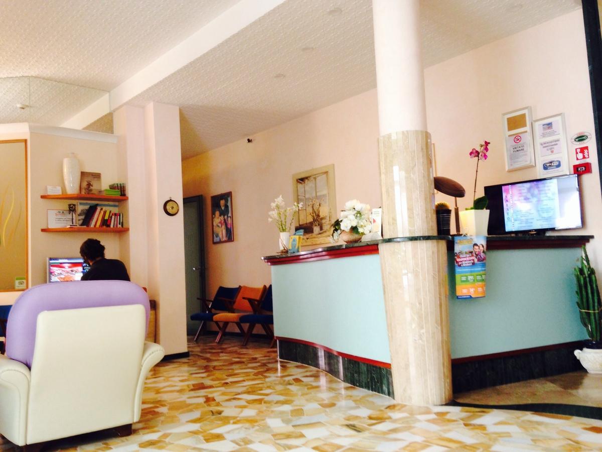 Hotel Lazzarini Bellaria-Igea Marina Ngoại thất bức ảnh