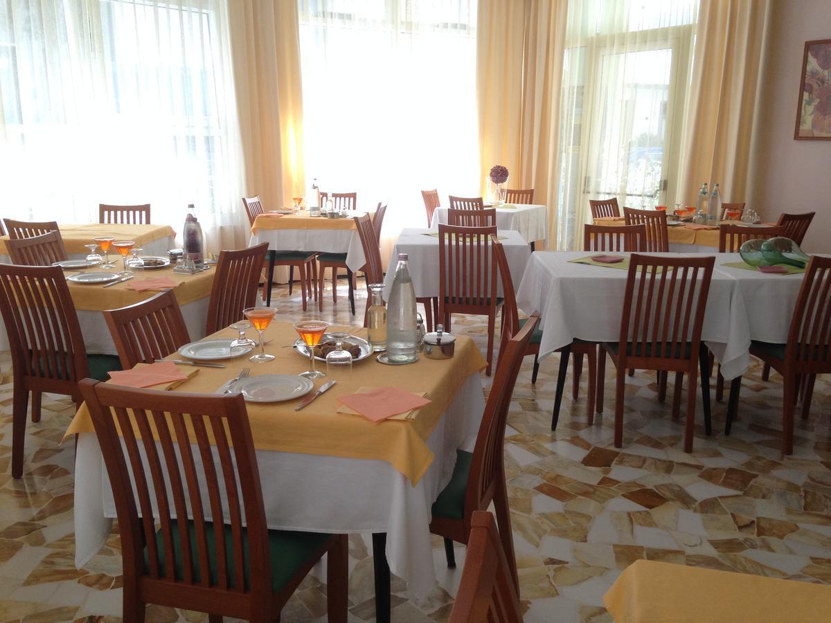 Hotel Lazzarini Bellaria-Igea Marina Ngoại thất bức ảnh